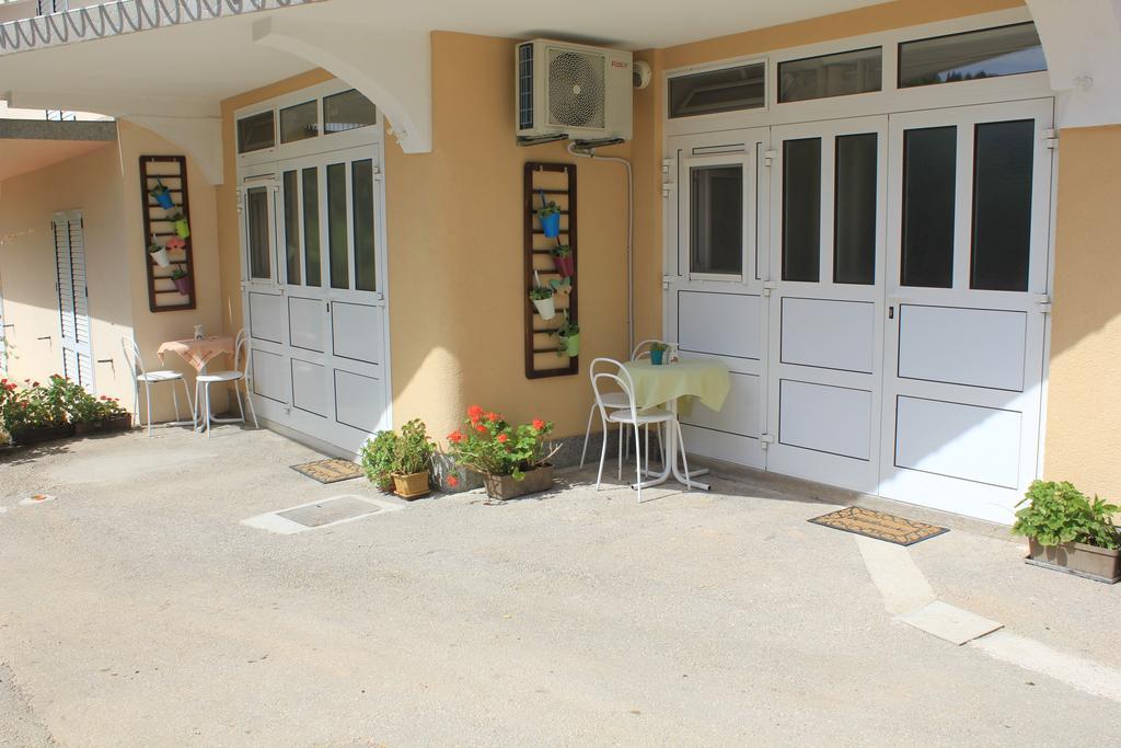 Rooms & Studio Bellina Skradin Exteriör bild