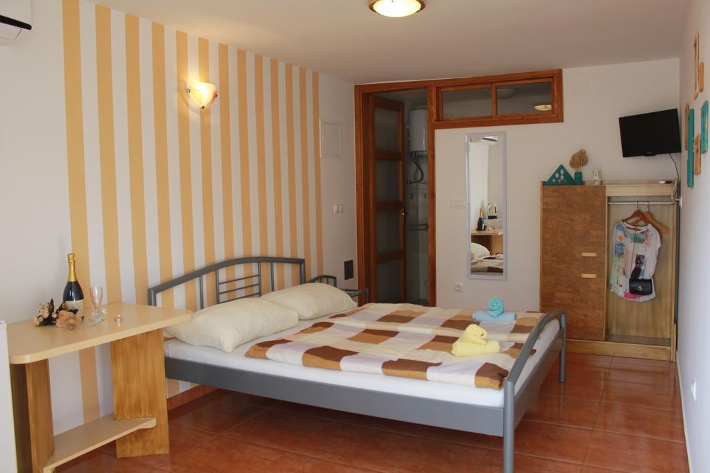 Rooms & Studio Bellina Skradin Exteriör bild