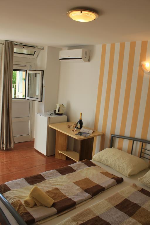 Rooms & Studio Bellina Skradin Exteriör bild